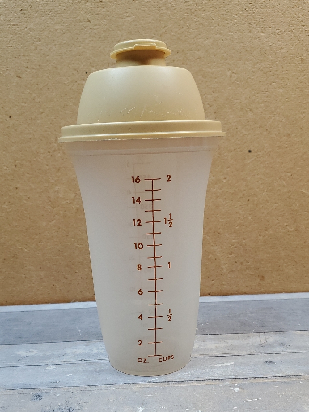 Tupperware Quick Shaker Mixer Blender 16oz  844-28
